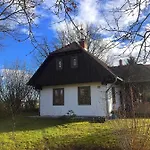 Orsegi Mi Kis Hazunk Vendeghaz Apartmán
